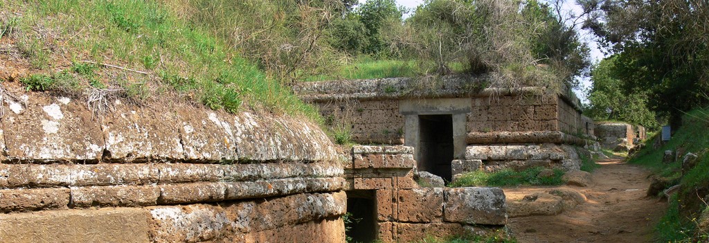 Da Torrechiara a Viterbo, lungo la Via di Linari e la Via Francigena 